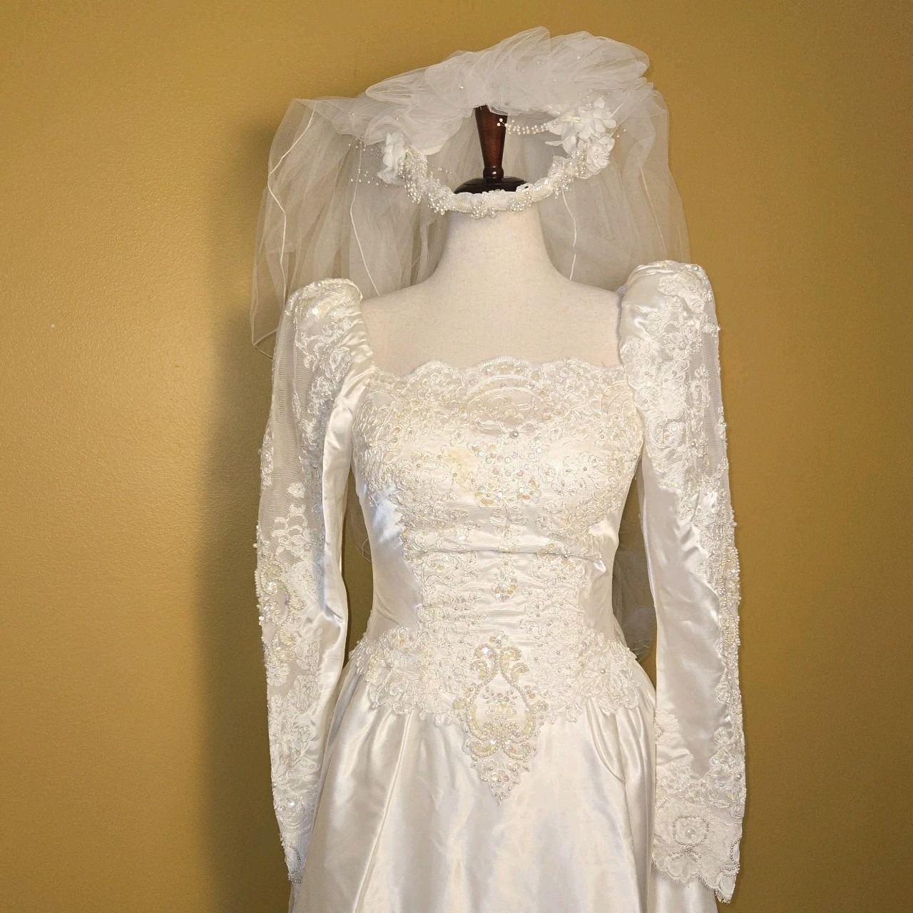 Vintage Wedding Dress Set 14 Satin Lace Beaded Gown W Veil Arlauret Slip Train